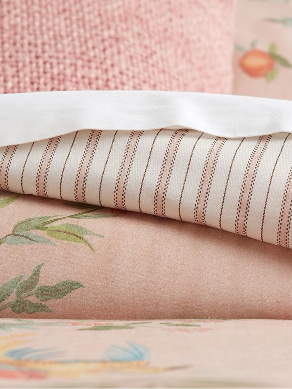 Pottery Barn 3 Piece Mariella Queen Chinoiserie Floral Pastel Duvet - Picture 3 of 13